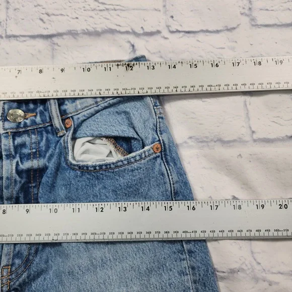 Zara WOMENS SIZE 4 High Rise Straight Leg Jean Raw Hem Mid Wash - Picture 6 of 14